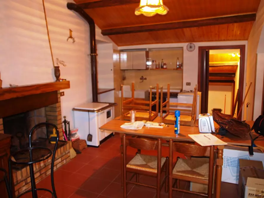 Immagine 9 di Rustico / casale in vendita  a Arcevia