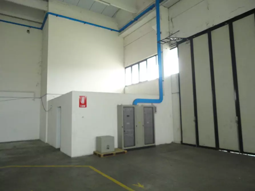 Immagine 10 di Capannone industriale in affitto  in ZAI a San Bonifacio