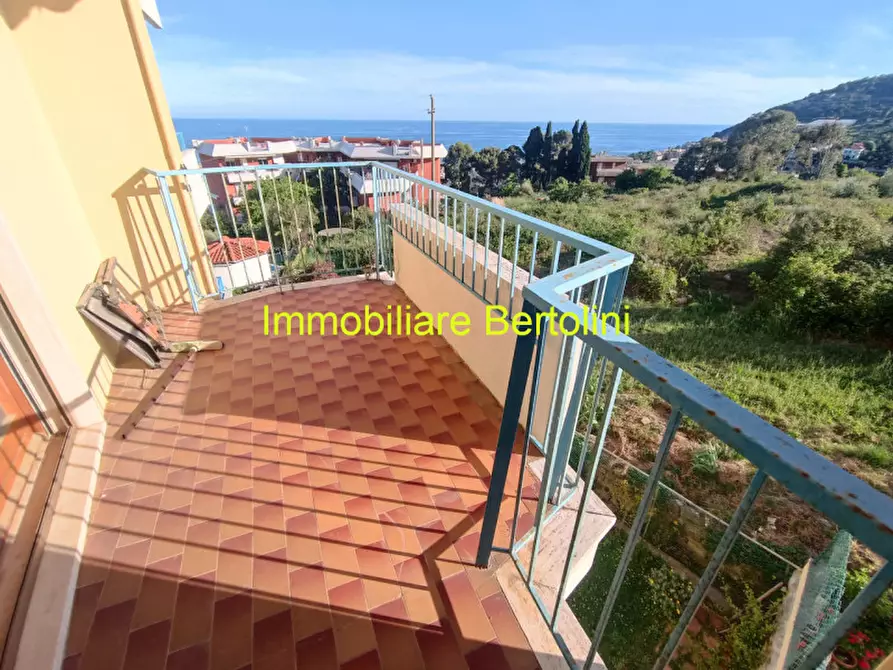 Immagine 2 di Appartamento in vendita  in via padre semeria a San Remo