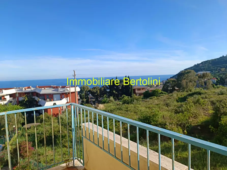 Immagine 3 di Appartamento in vendita  in via padre semeria a San Remo