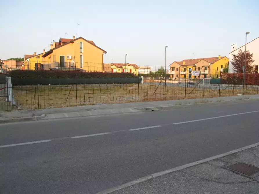 Immagine 3 di Terreno in vendita  in via Giuseppe Panni a Piove Di Sacco