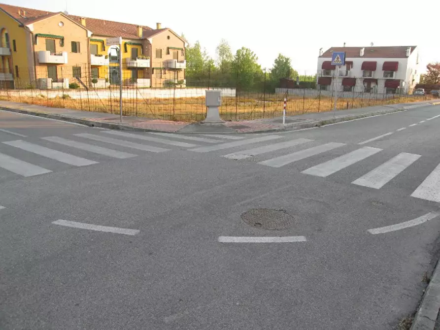 Immagine 5 di Terreno in vendita  in via Giuseppe Panni a Piove Di Sacco