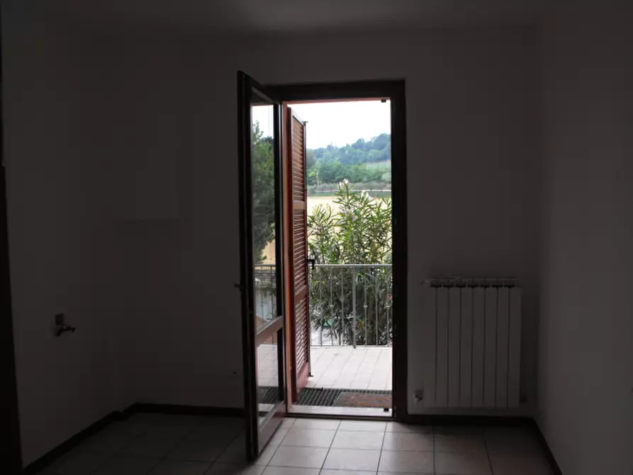 Immagine 3 di Appartamento in vendita  a Trecastelli
