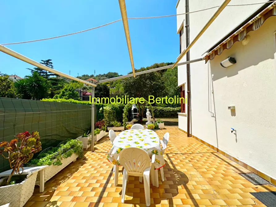 Immagine 8 di Appartamento in vendita  in VIA VAL D'OLIVI a San Remo