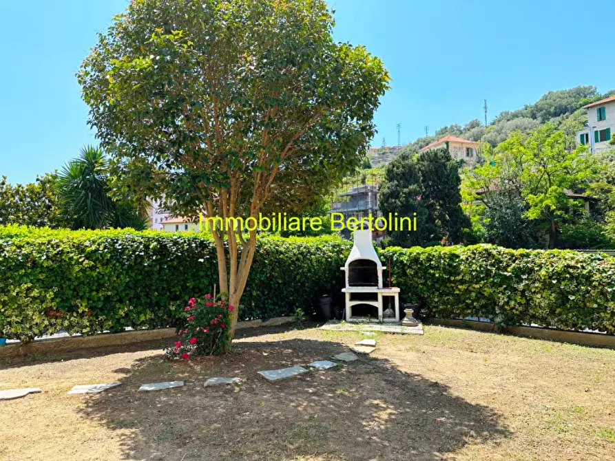 Immagine 9 di Appartamento in vendita  in VIA VAL D'OLIVI a San Remo