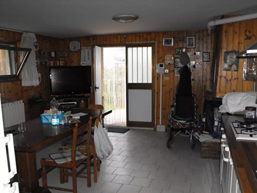 Immagine 32 di Rustico / casale in vendita  a Senigallia