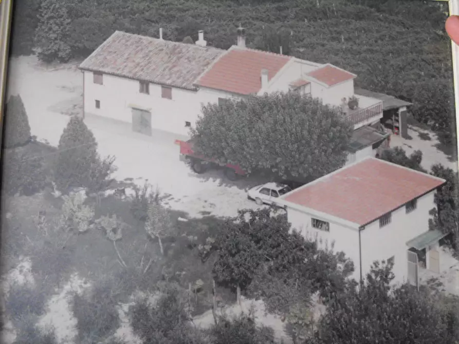 Immagine 35 di Rustico / casale in vendita  a Senigallia