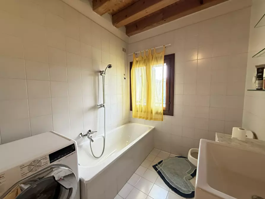 Immagine 9 di Appartamento in vendita  in via principe umberto a Este
