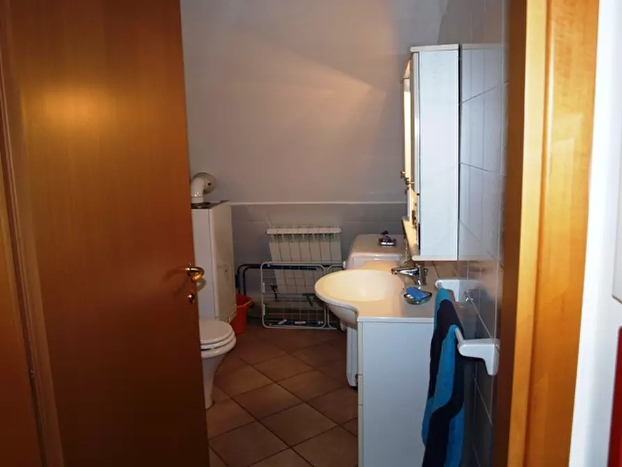 Immagine 10 di Appartamento in vendita  a Senigallia