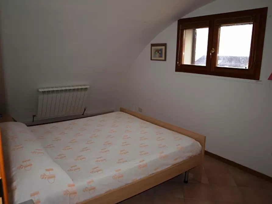 Immagine 12 di Appartamento in vendita  a Senigallia