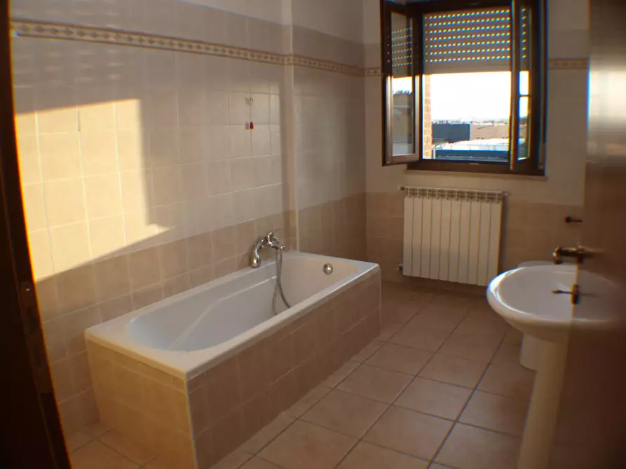 Immagine 11 di Appartamento in vendita  a Trecastelli