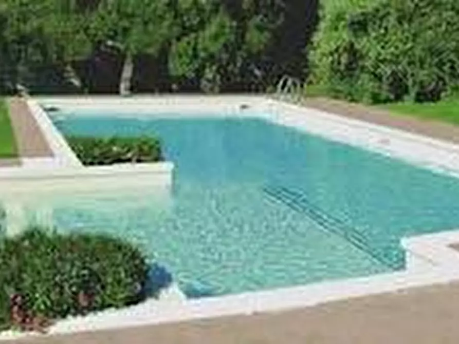 Immagine 2 di Villa in vendita  a Rosolina