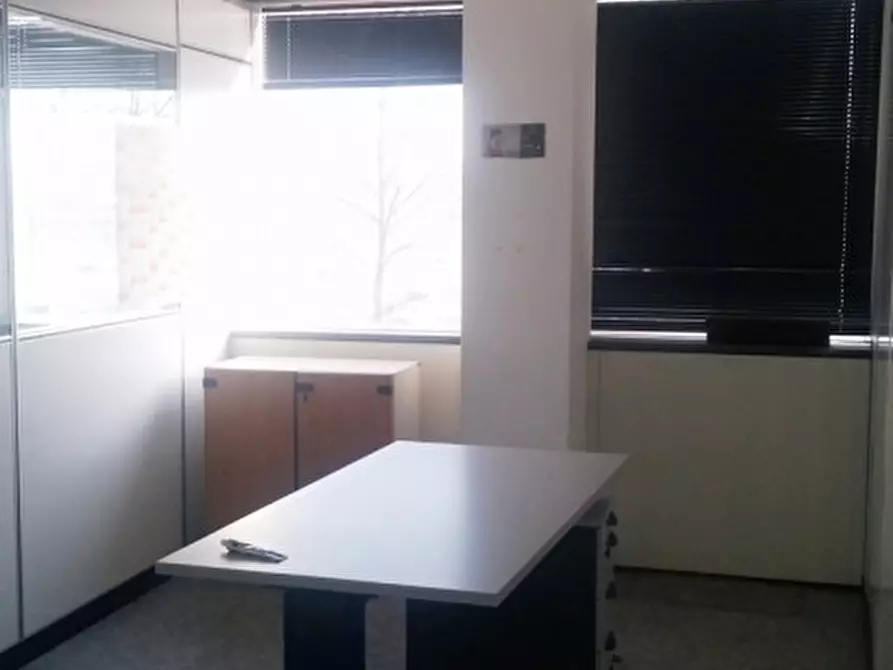 Immagine 22 di Ufficio in affitto  in VIA CROCE B. a Vimodrone