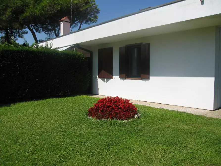 Immagine 2 di Casa bifamiliare in vendita  a Rosolina