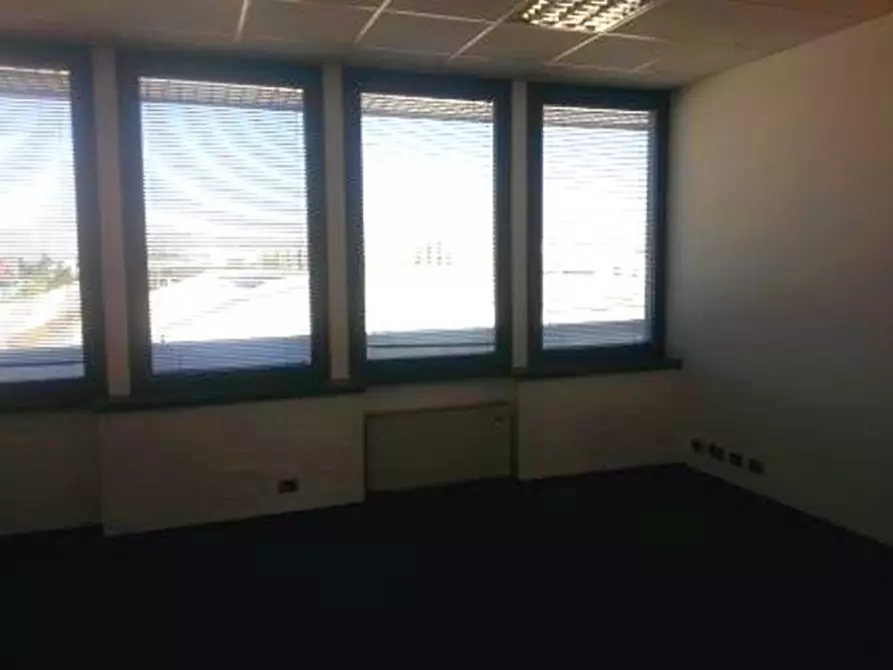 Immagine 2 di Ufficio in vendita  in VIA VERDI G. a Caponago