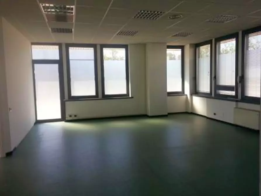Immagine 9 di Ufficio in vendita  in VIA VERDI G. a Caponago