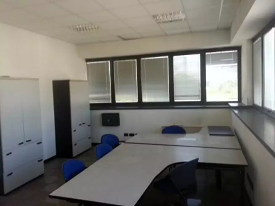 Immagine 12 di Ufficio in vendita  in VIA VERDI G. a Caponago