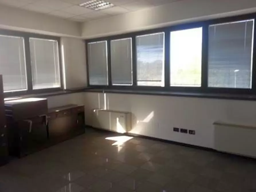 Immagine 15 di Ufficio in vendita  in VIA VERDI G. a Caponago
