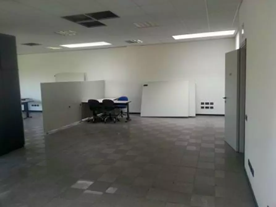 Immagine 17 di Ufficio in vendita  in VIA VERDI G. a Caponago
