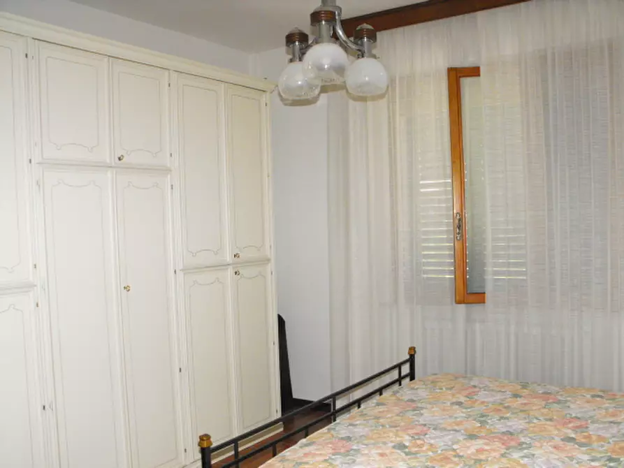 Immagine 10 di Casa indipendente in vendita  a Senigallia