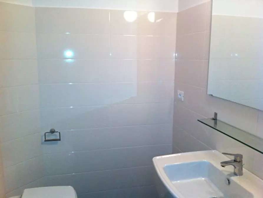 Immagine 11 di Appartamento in vendita  a Senigallia