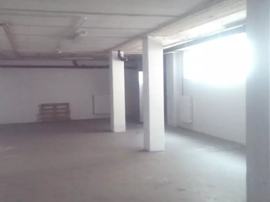 Immagine 21 di Attività commerciale in vendita  in VIA STATALE 22 a Osnago