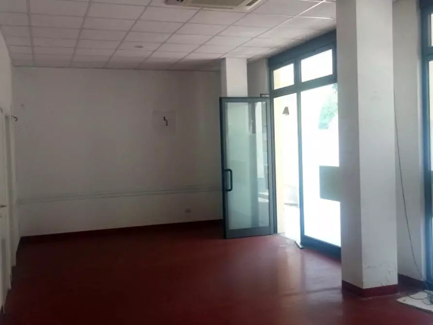 Immagine 2 di Ufficio in vendita  in VIA STATALE 22 a Osnago