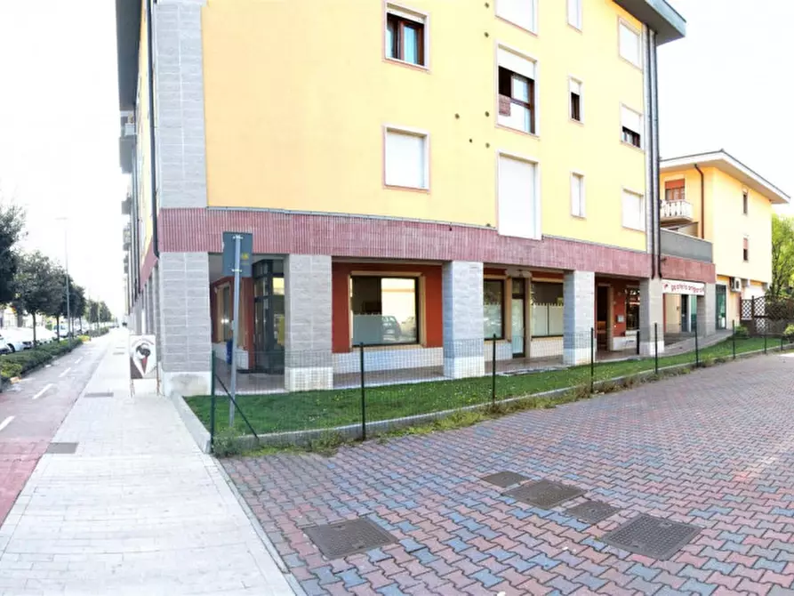 Immagine 11 di Ufficio in affitto  in MONTECCHIO MAGGIORE VIALE PIETRO CECCATO 101 a Montecchio Maggiore