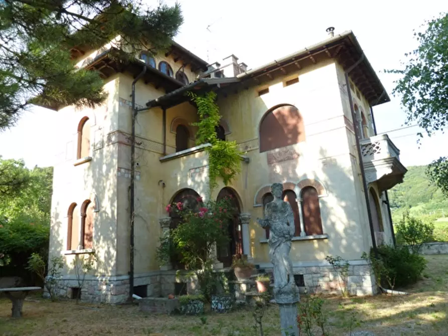 Immagine 1 di Villa in vendita  a Tregnago