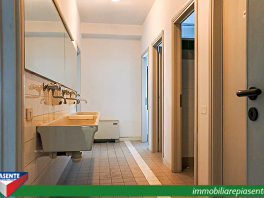 Immagine 8 di Capannone industriale in vendita  a Minerbe