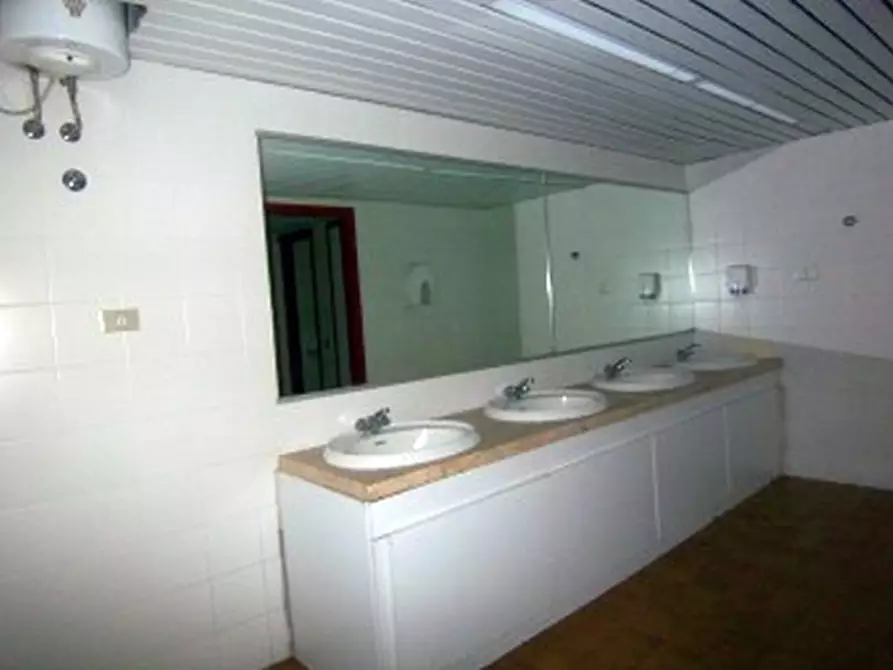 Immagine 10 di Ufficio in affitto  in STRADA 3 a Assago