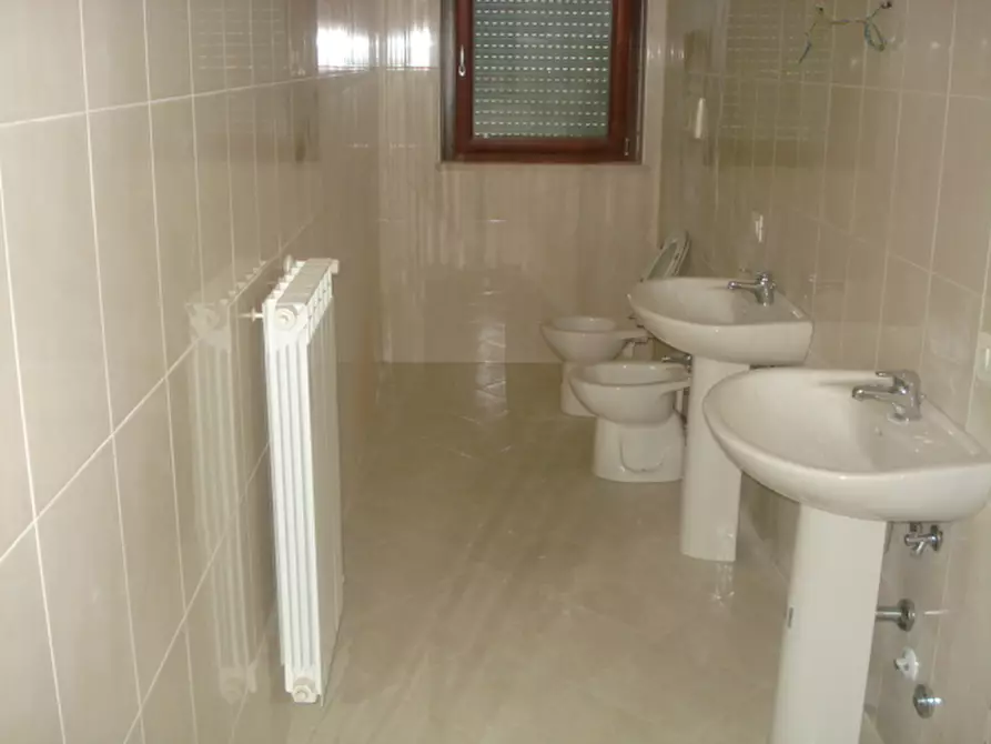 Immagine 8 di Appartamento in vendita  in VIA VESTINA a Montesilvano