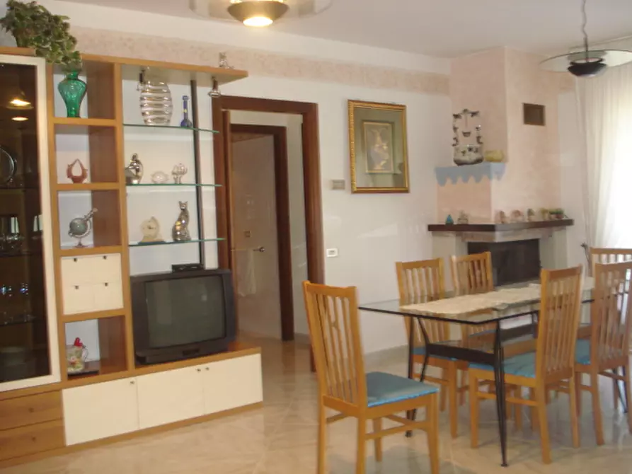 Immagine 10 di Appartamento in vendita  in Iper a Città Sant'angelo