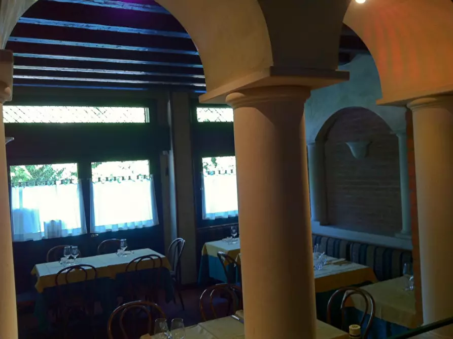 Immagine 3 di Attività commerciale in vendita  a Padova