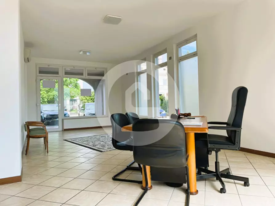 Immagine 5 di Negozio in affitto  a San Giorgio Delle Pertiche