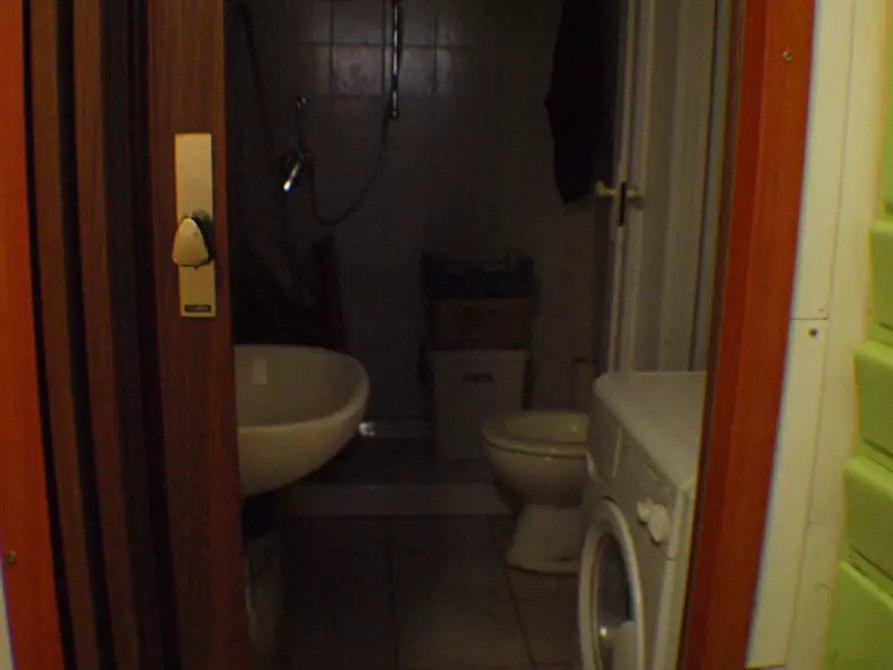 Immagine 5 di Negozio in vendita  a Senigallia