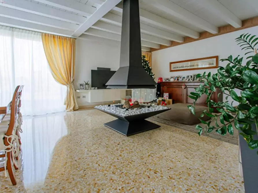 Immagine 1 di Palazzo in vendita  in Piazza del Duomo a Padova