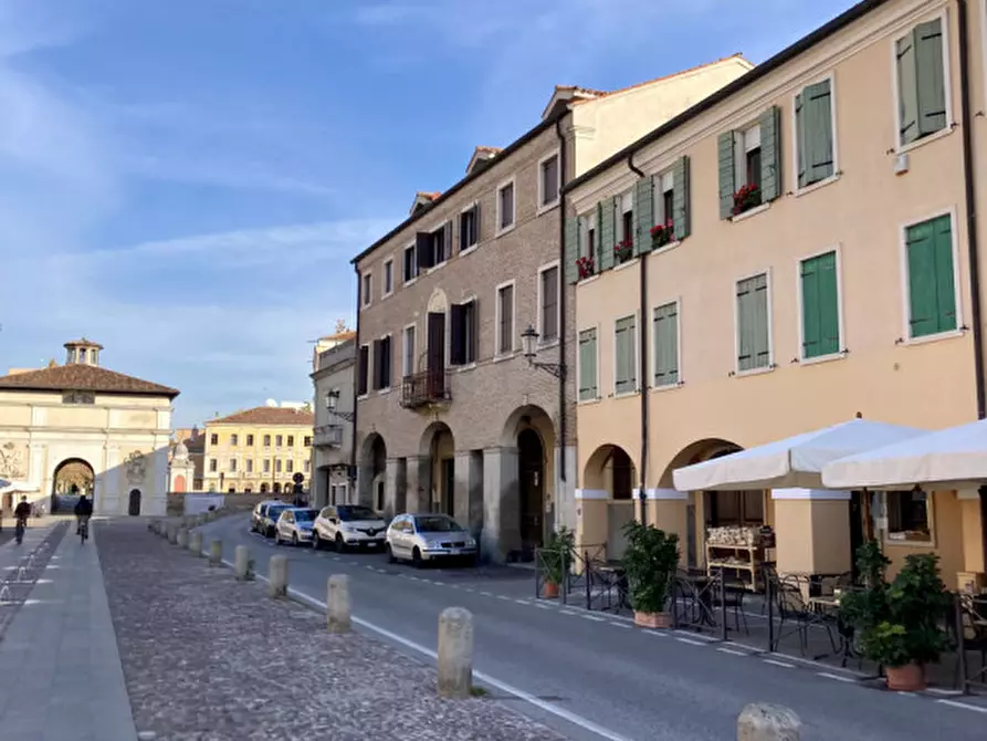 Immagine 1 di Appartamento in vendita  in via portello a Padova