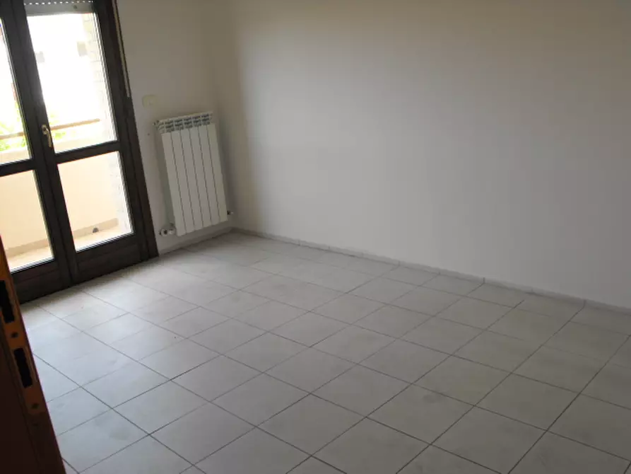 Immagine 10 di Appartamento in vendita  a Trecastelli