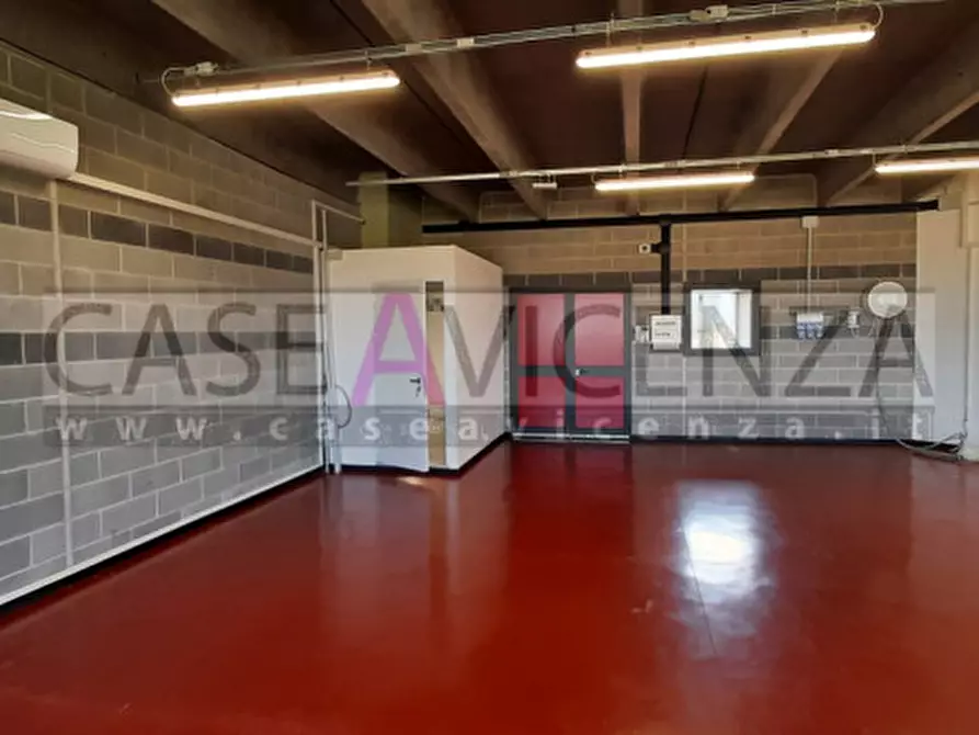 Immagine 4 di Laboratorio in affitto  a Camisano Vicentino