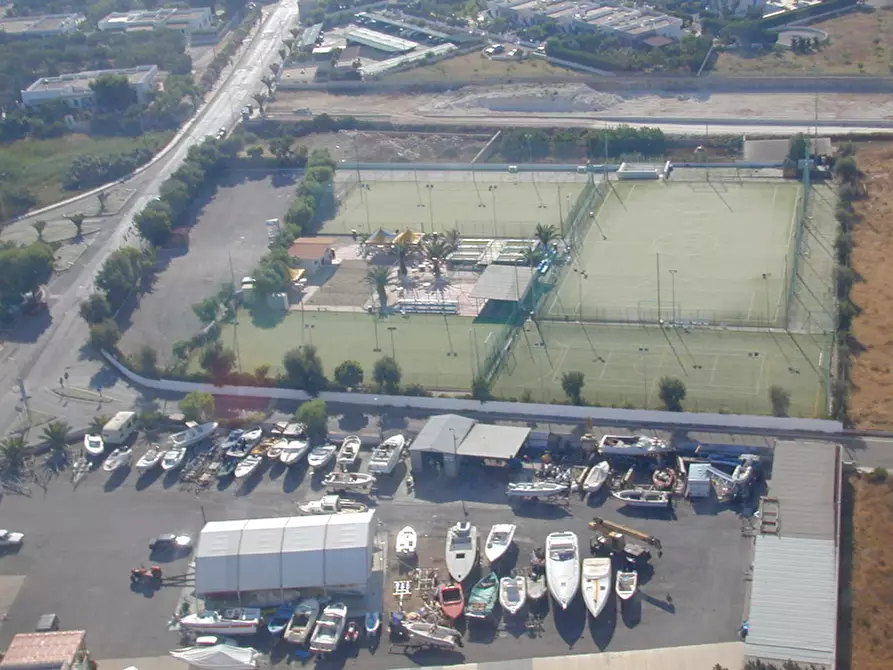 Immagine 3 di Attività commerciale in vendita  in Villanova a Ostuni