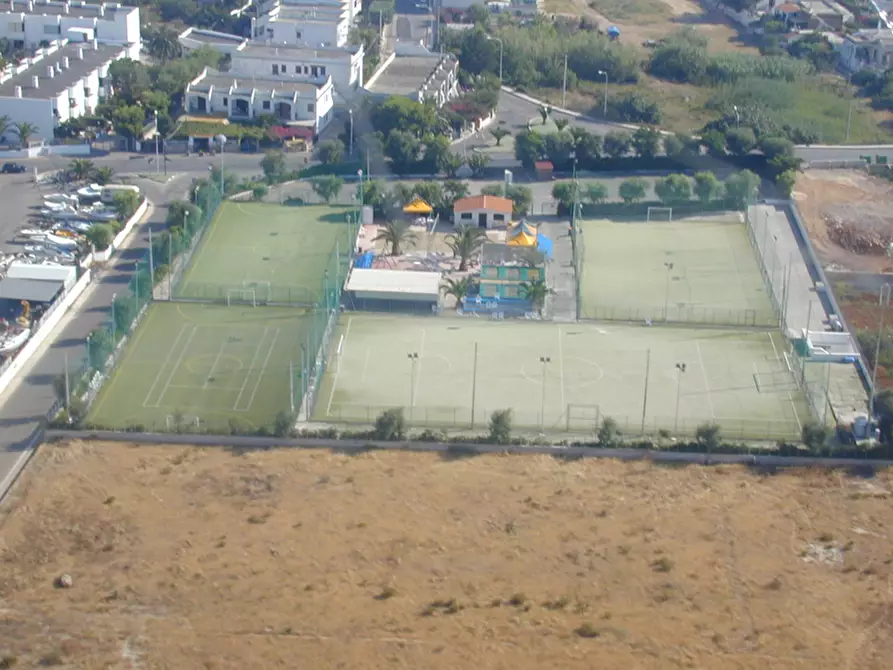 Immagine 4 di Attività commerciale in vendita  in Villanova a Ostuni