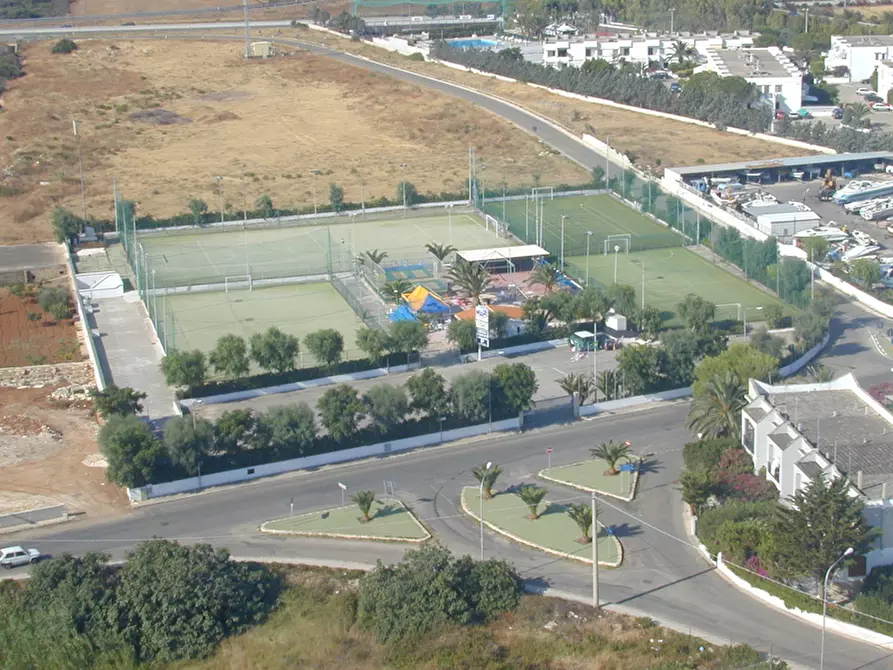 Immagine 8 di Attività commerciale in vendita  in Villanova a Ostuni