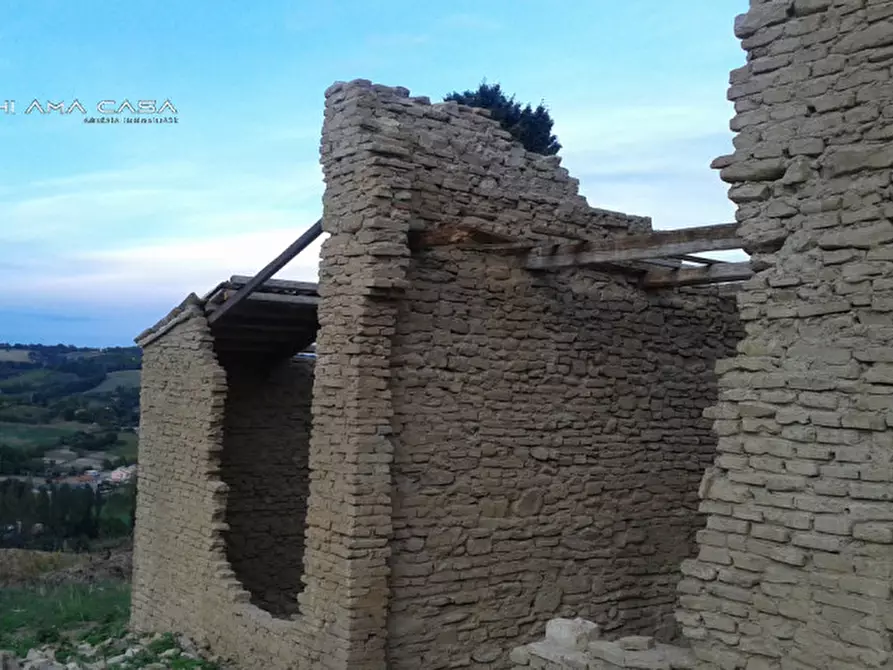 Immagine 17 di Rustico / casale in vendita  in Strada di Santa Colomba a Pesaro