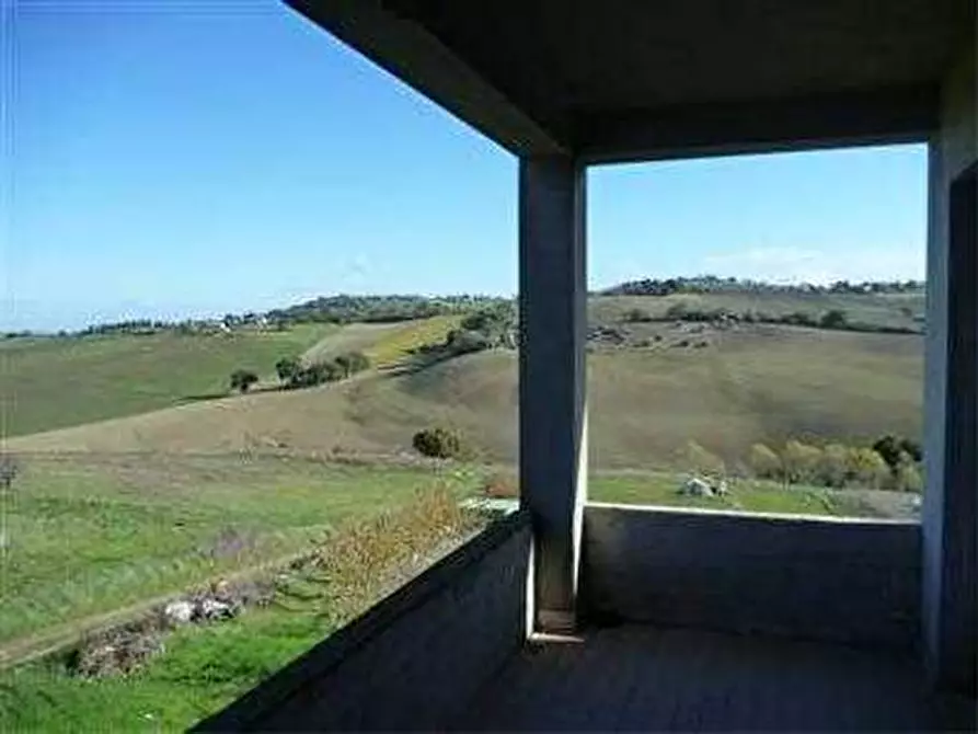 Immagine 2 di Casa indipendente in vendita  a Pesaro