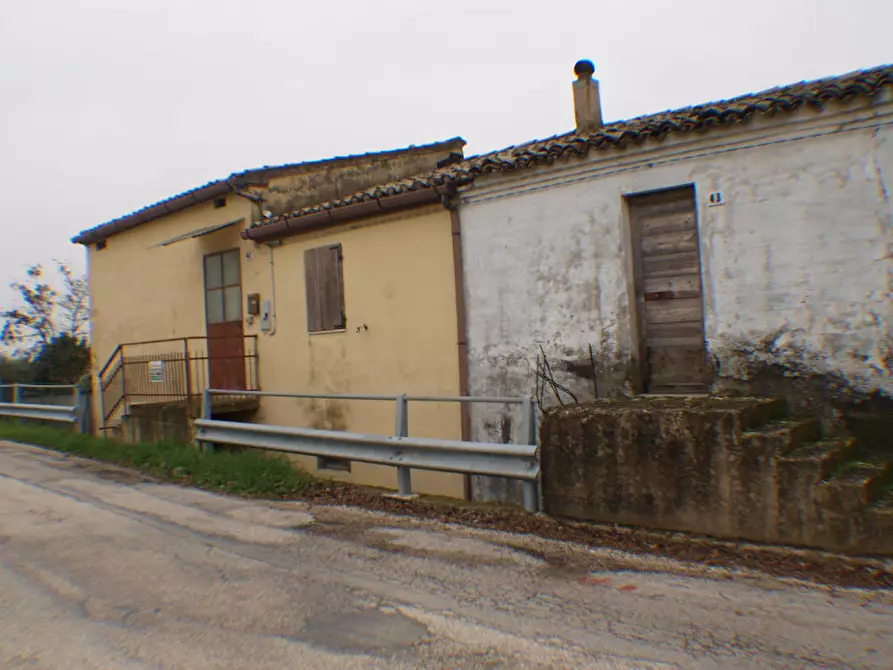 Immagine 2 di Villetta a schiera in vendita  a Trecastelli