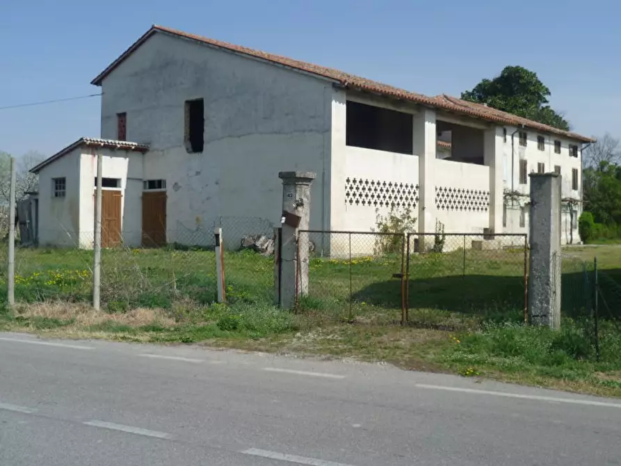 Immagine 1 di Rustico / casale in vendita  a Portogruaro