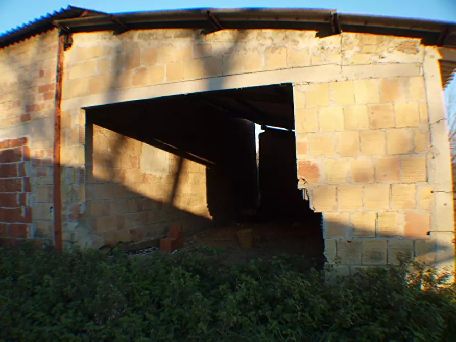 Immagine 11 di Capannone industriale in vendita  a Senigallia