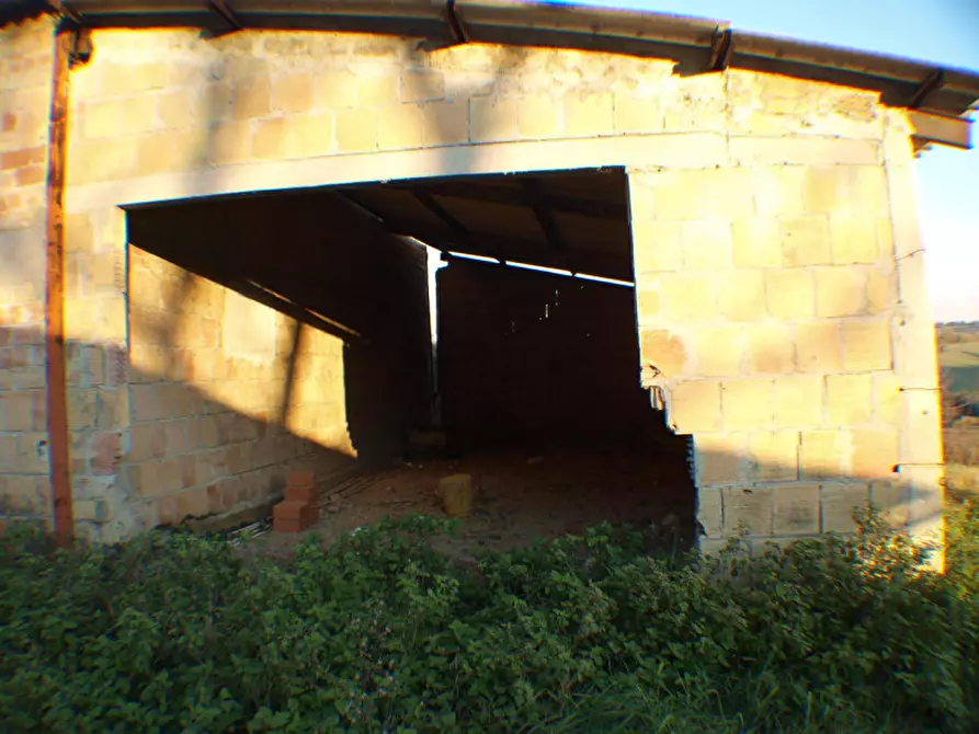 Immagine 13 di Capannone industriale in vendita  a Senigallia