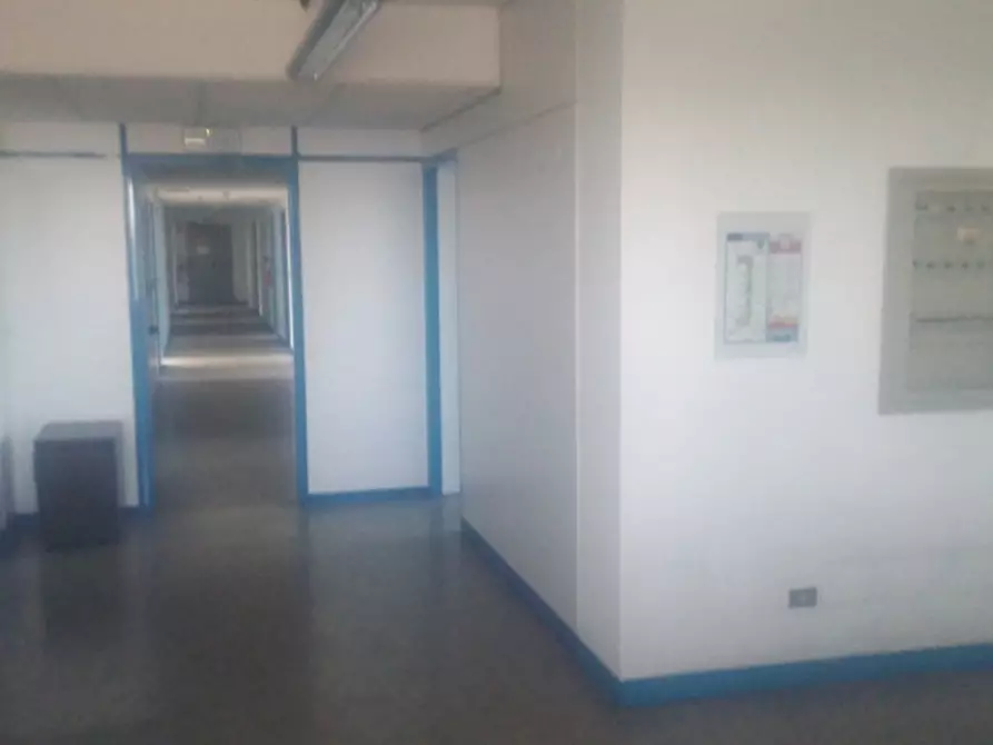 Immagine 20 di Ufficio in affitto  in VIA CROCE B. a Vimodrone